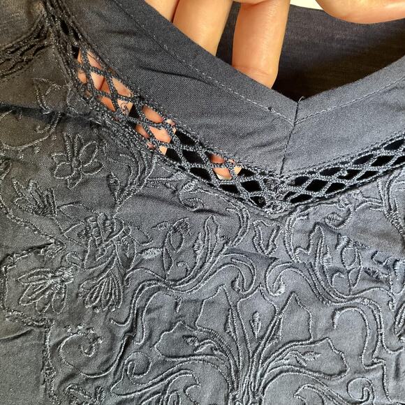 Gloria Vanderbilt Women Shirt S Navy Lace Embroidered V-Neck Pullover - Picture 3 of 8